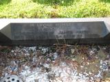 image of grave number 932894